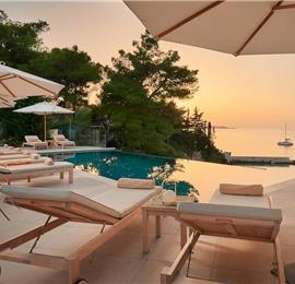 5 bedroom villa with infinity pool and sea views Hvar Town, sleeps 10